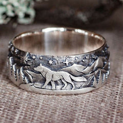 Anillo de lobo bajo las estrellas, joyería vintage de mano