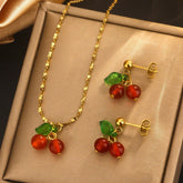 Joyería al por mayor: Lindo conjunto de pendientes y collar de cereza dulce de acero inoxidable 304 chapado en oro de 18 quilates.