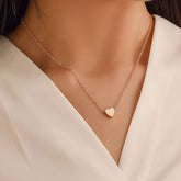 Collar pequeño con forma de corazón fresco, mini colgante tridimensional brillante de amor, cadena de clavícula femenina de alta calidad