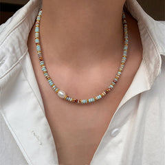 Collar de cuentas de perlas de agua dulce de color piedra natural con cadena de clavícula apilada