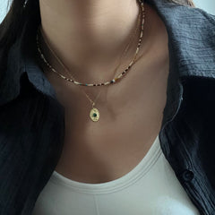 Collar de perlas de agua dulce de color turquesa azul y cuentas de acero y titanio con piedra natural