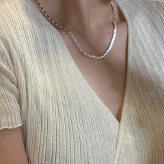 Collar con colgante de gorro esmerilado de plata de ley S925 con cadena para clavícula