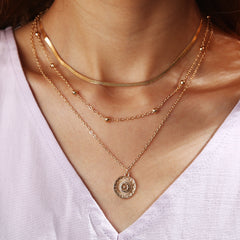 Collar con colgante de loto de aleación apilada y cadena de cuello multicapa 