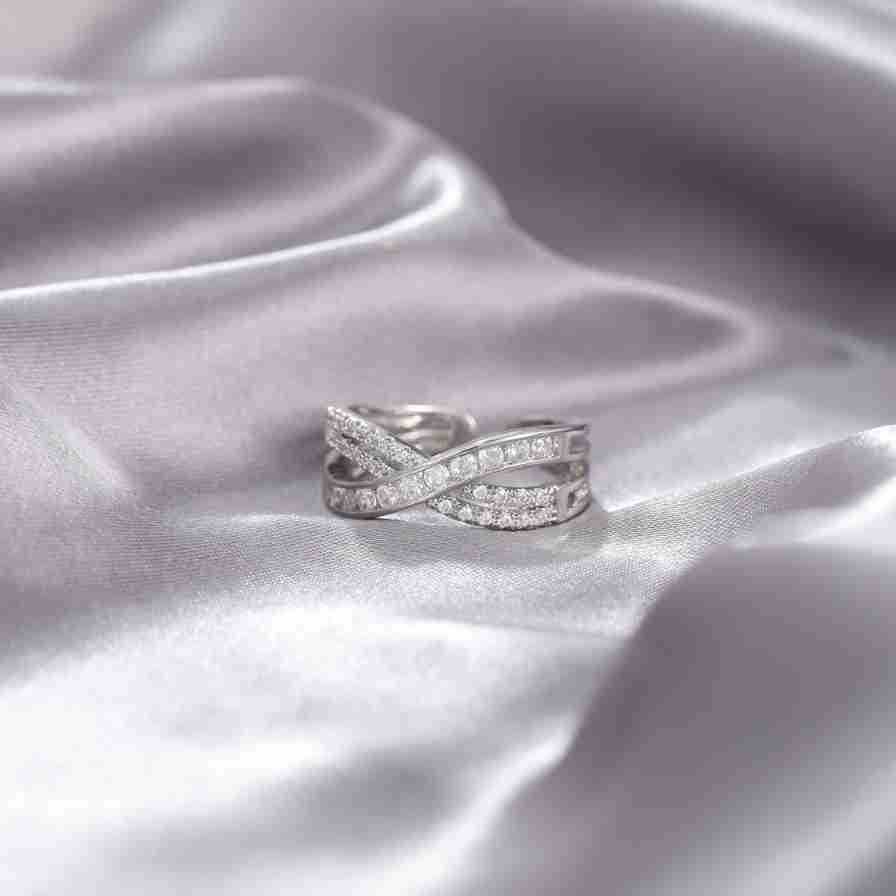 Anillo cruzado ajustable con apertura de nicho y resistente a la decoloración