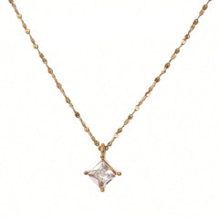 Collar con colgante de acero de titanio y forma de corazón con gotas de agua, al por mayor.