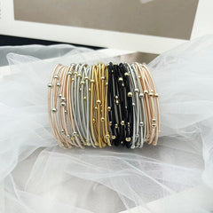 Pulseras de alambre de acero al carbono con cuentas de plástico geométricas, estilo clásico y moderno básico, a granel.