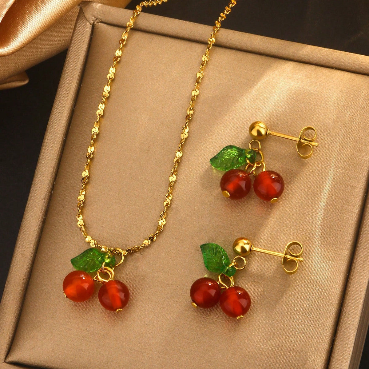 Joyería al por mayor: Lindo conjunto de pendientes y collar de cereza dulce de acero inoxidable 304 chapado en oro de 18 quilates.