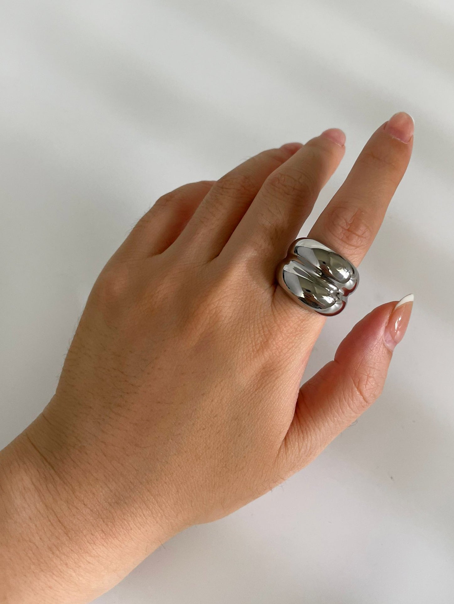 Anillos chapados en oro de 18 quilates de acero inoxidable 316L de color sólido, estilo hip hop, estilo clásico, sencillos y elegantes.