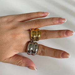 Anillos chapados en oro de 18 quilates de acero inoxidable 316L de color sólido, estilo hip hop, estilo clásico, sencillos y elegantes.