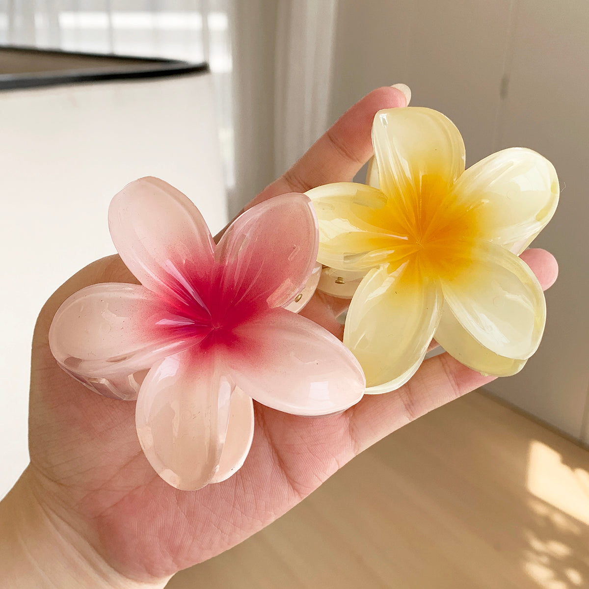 Pinzas para el pelo de plástico con diseño de flores dulces y bonitas para mujer