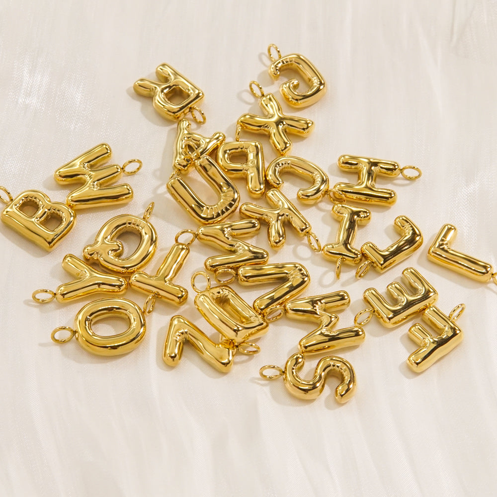 1 colgante con letra pulida de acero inoxidable 304 chapado en oro de 14 quilates 
