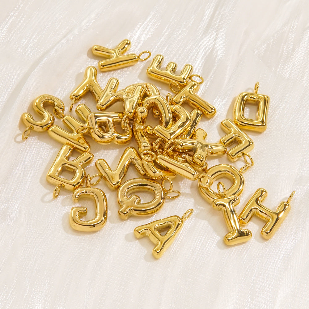 1 colgante con letra pulida de acero inoxidable 304 chapado en oro de 14 quilates 