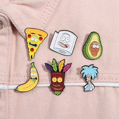 Broches unisex de aleación con barniz para horno y frutas del sábado con diseño de dibujos animados de estilo vaquero.
