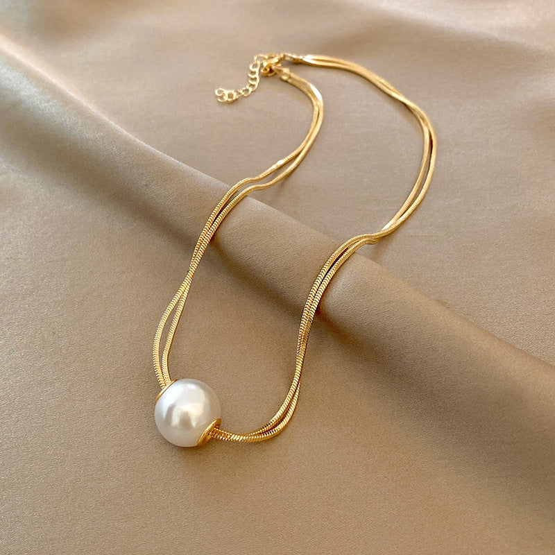 Collar con colgante de perlas artificiales de acero inoxidable 304, elegante y sencillo, chapado en oro, con incrustaciones.