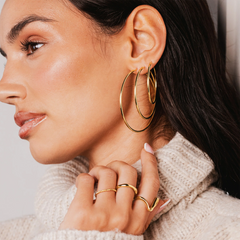 1 par de aretes básicos, exagerados y lujosos de color sólido, de acero inoxidable 304 chapado en oro de 18 quilates.