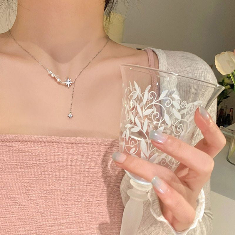 Collar de perlas con costura de amor, diseño japonés y coreano, cadena de clavícula de nicho de lujo ligero de alta calidad, nuevo collar para mujer