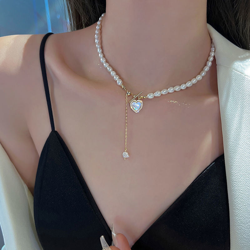 Collar de perlas con costura de amor, diseño japonés y coreano, cadena de clavícula de nicho de lujo ligero de alta calidad, nuevo collar para mujer