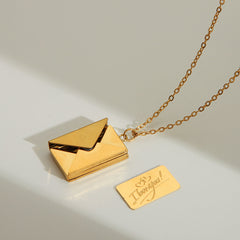Collar con colgante chapado en oro de 18 quilates de acero inoxidable 304 con sobre "Te amo", estilo IG, estilo sencillo