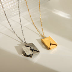 Collar con colgante chapado en oro de 18 quilates de acero inoxidable 304 con sobre "Te amo", estilo IG, estilo sencillo