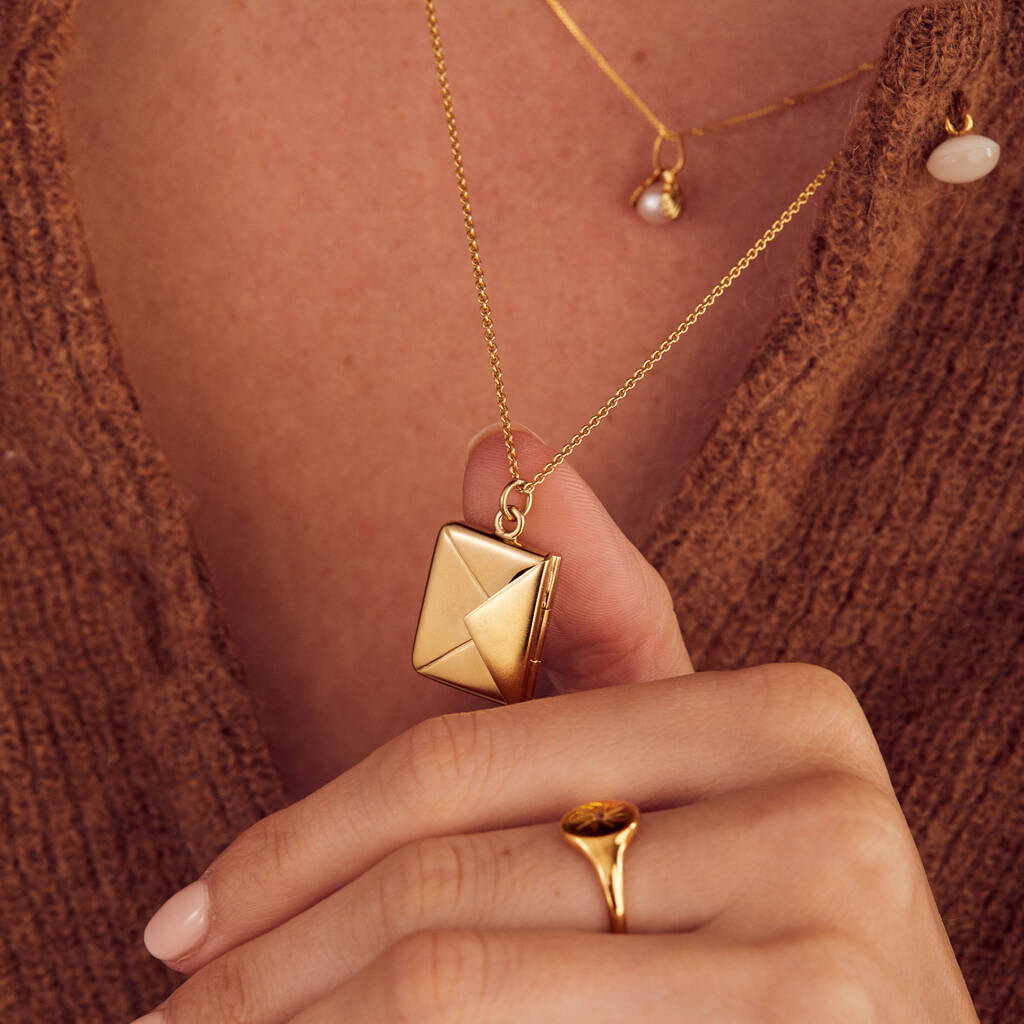 Collar con colgante chapado en oro de 18 quilates de acero inoxidable 304 con sobre "Te amo", estilo IG, estilo sencillo