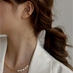 1 pieza de aretes de estilo simple, estilo clásico, forma de C, color sólido, pulido, chapado en acero inoxidable 304, chapado en oro de 18 quilates.