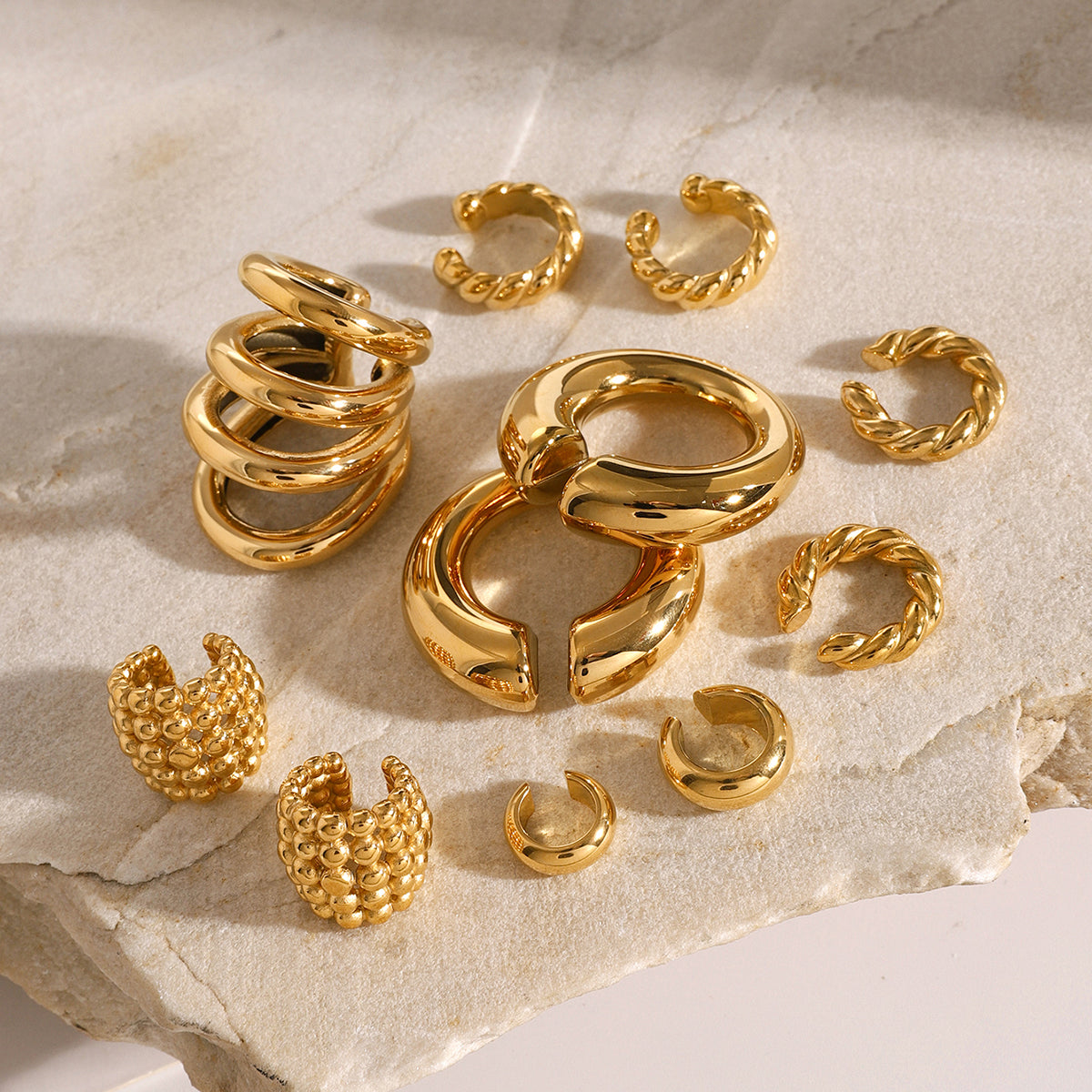 1 par de aretes asimétricos de acero inoxidable 304 chapados en oro de 18 quilates con forma de C, estilo IG, para vacaciones