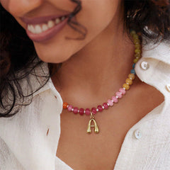 Collar elegante de cobre con piedra natural bañado en oro de 14 quilates y letras de estilo clásico al por mayor 