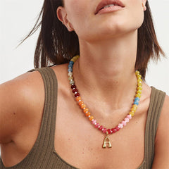 Collar elegante de cobre con piedra natural bañado en oro de 14 quilates y letras de estilo clásico al por mayor 