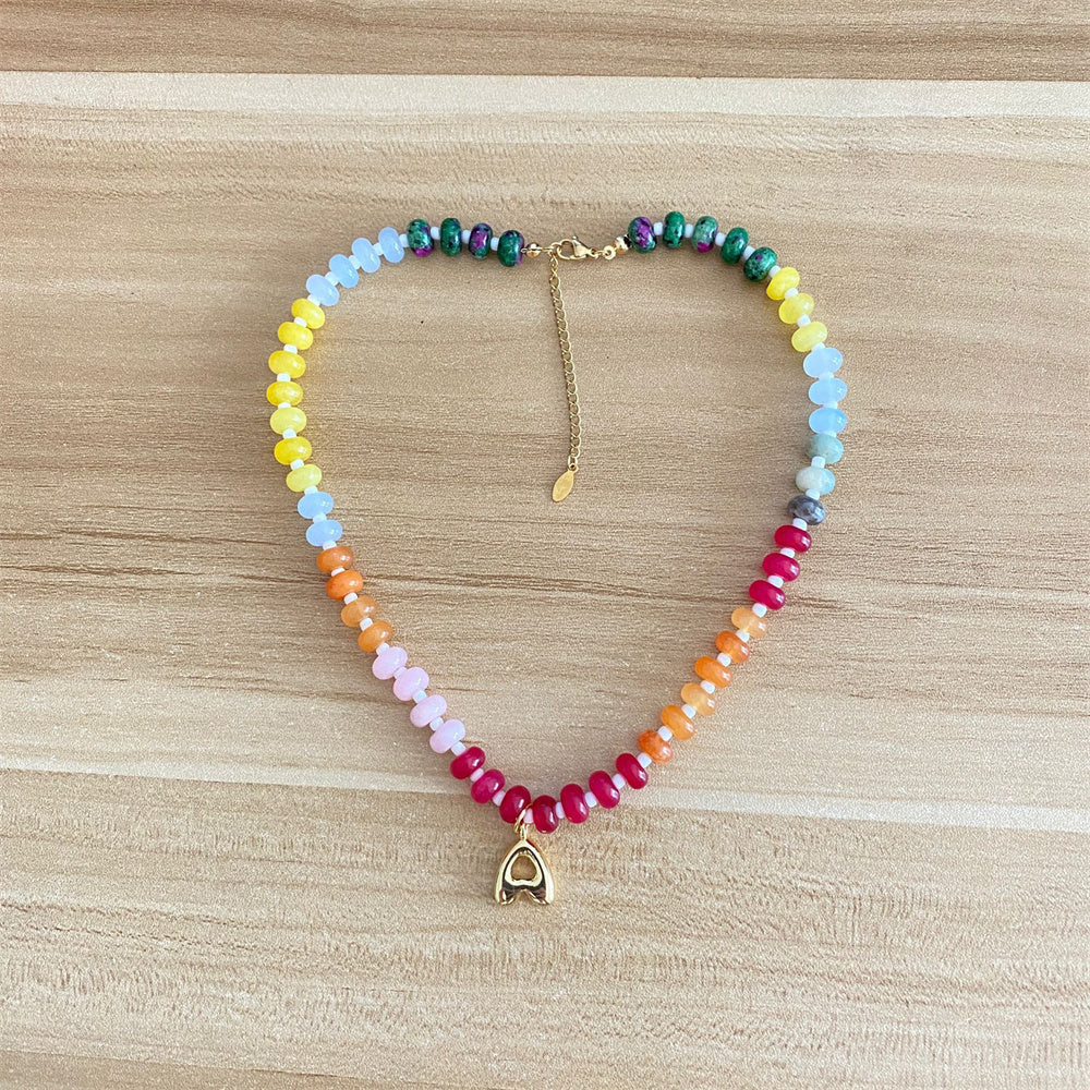 Collar elegante de cobre con piedra natural bañado en oro de 14 quilates y letras de estilo clásico al por mayor 