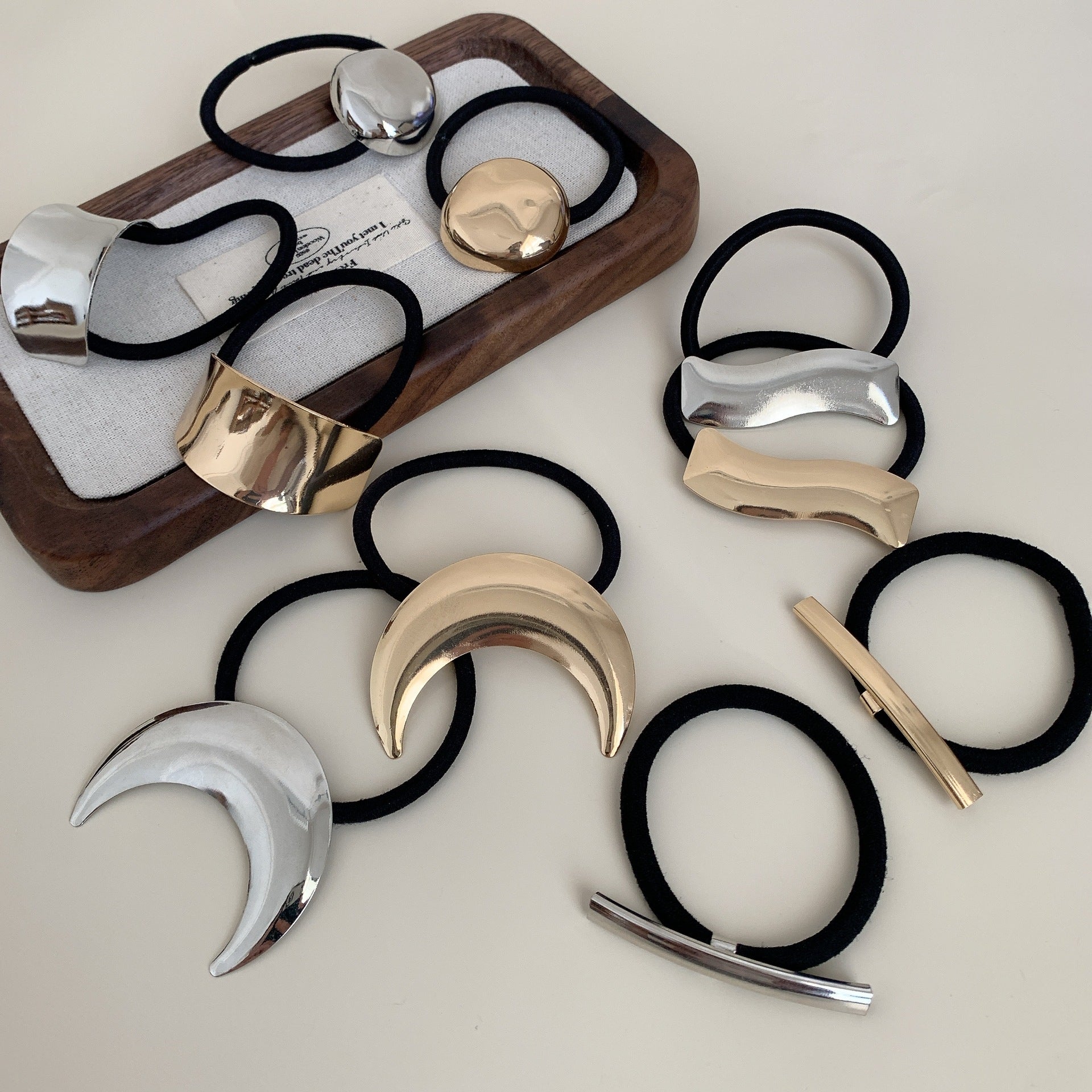 Coletero metálico irregular de estilo clásico, sencillo y básico para mujer