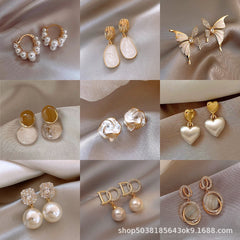 1 par de pendientes de gota de perlas y diamantes de imitación de aleación con incrustaciones de mariposa y forma de corazón geométrico estilo IG