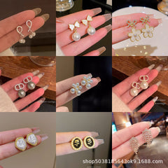 1 par de pendientes de gota de perlas y diamantes de imitación de aleación con incrustaciones de mariposa y forma de corazón geométrico estilo IG