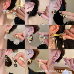 1 par de pendientes de gota de perlas y diamantes de imitación de aleación con incrustaciones de mariposa y forma de corazón geométrico estilo IG