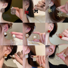 1 par de pendientes colgantes estilo IG con forma de corazón, flor, lazo, nudo, incrustaciones de aleación, perlas artificiales y diamantes de imitación.