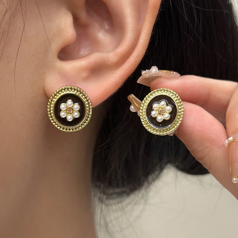 1 par de pendientes colgantes estilo IG con forma de corazón, flor, lazo, nudo, incrustaciones de aleación, perlas artificiales y diamantes de imitación.