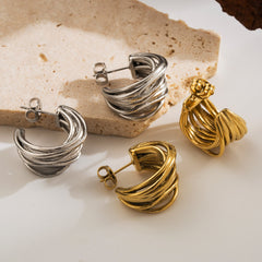 1 par de pendientes básicos de estilo simple en forma de C, de color sólido, de acero inoxidable 304 chapado en oro de 14 quilates