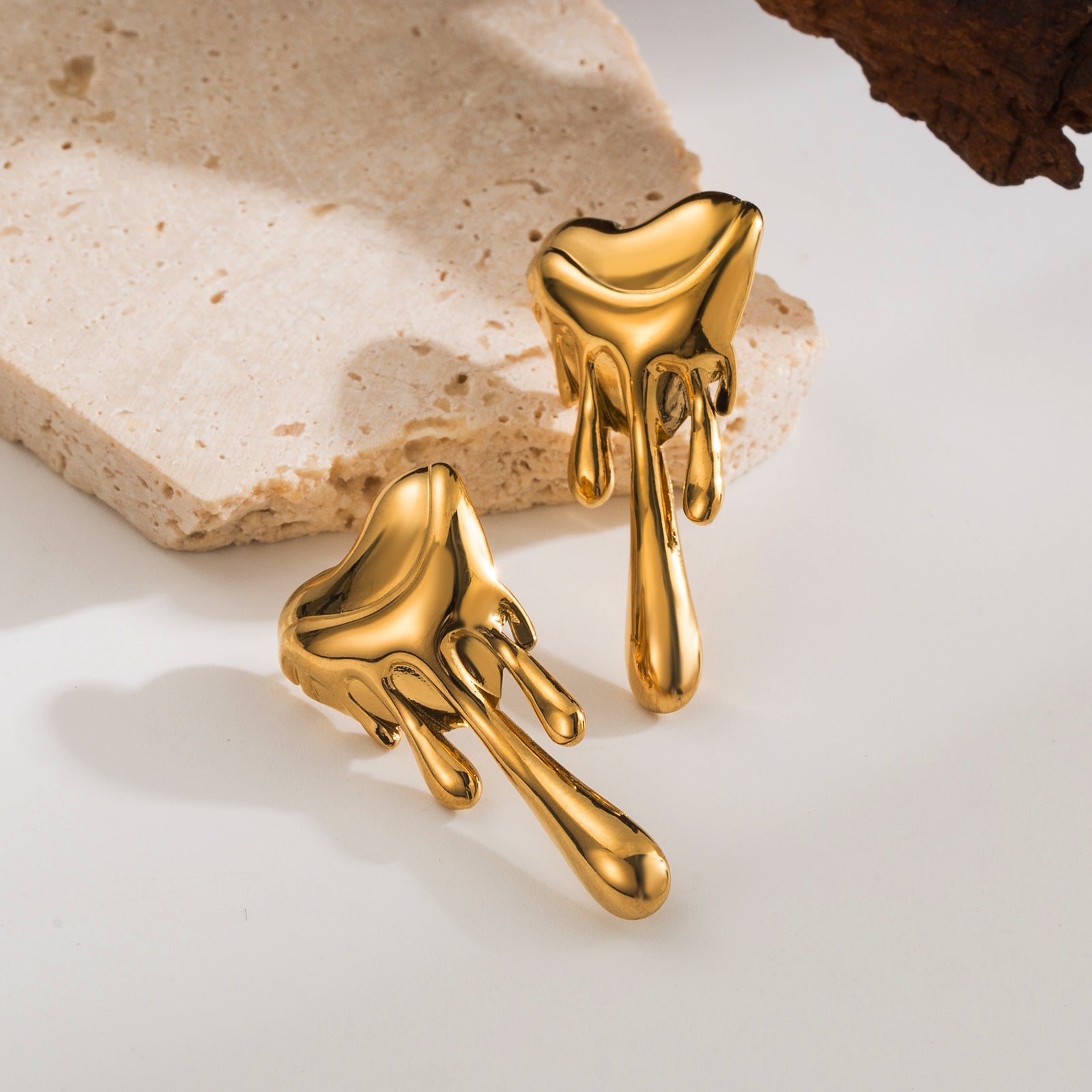1 par de pendientes estilo IG, estilo francés, estilo simple, irregulares, forma de corazón, color sólido, chapados en aceite a presión, de acero inoxidable 304, chapados en oro de 18 quilates. 