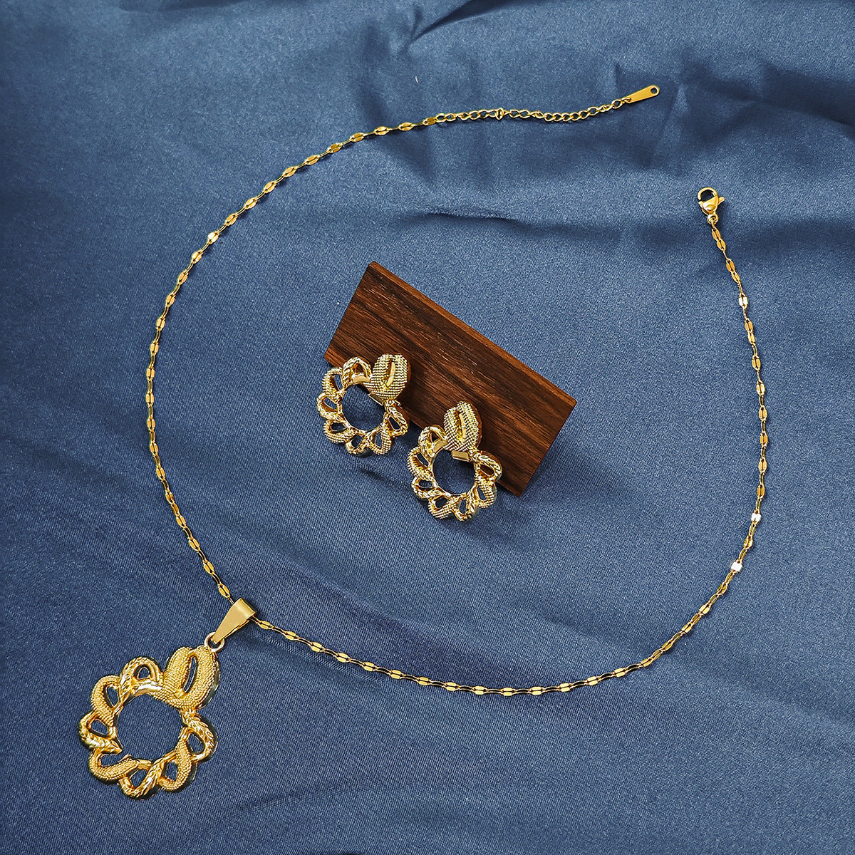 Conjunto de joyería elegante con diseño geométrico clásico de acero inoxidable 304 chapado en oro al por mayor