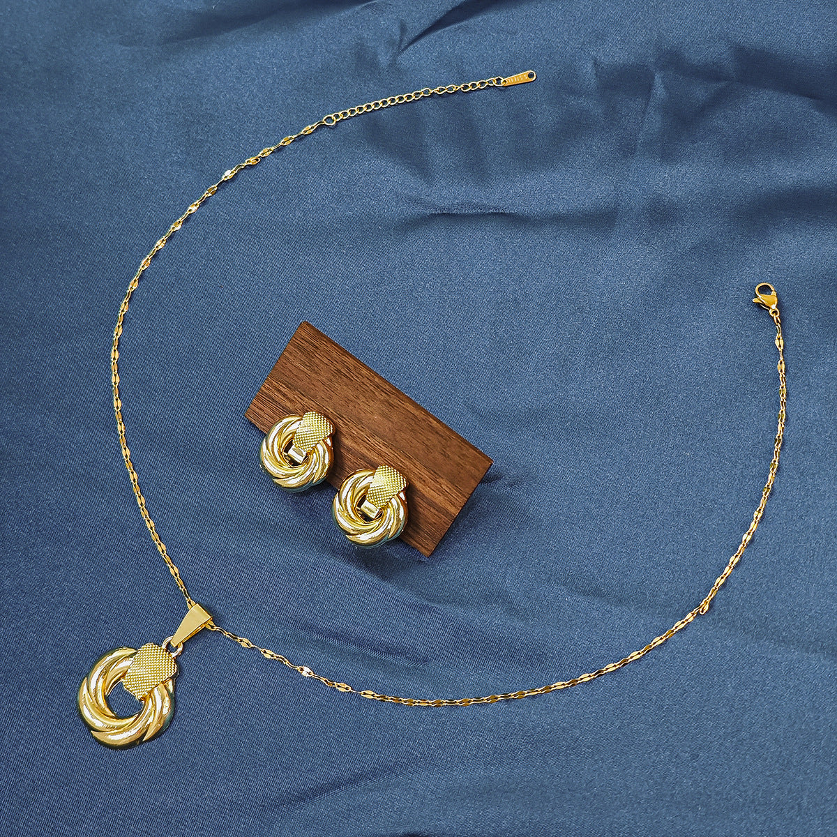 Conjunto de joyería elegante con diseño geométrico clásico de acero inoxidable 304 chapado en oro al por mayor