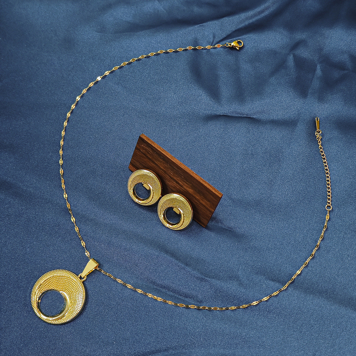 Conjunto de joyería elegante con diseño geométrico clásico de acero inoxidable 304 chapado en oro al por mayor