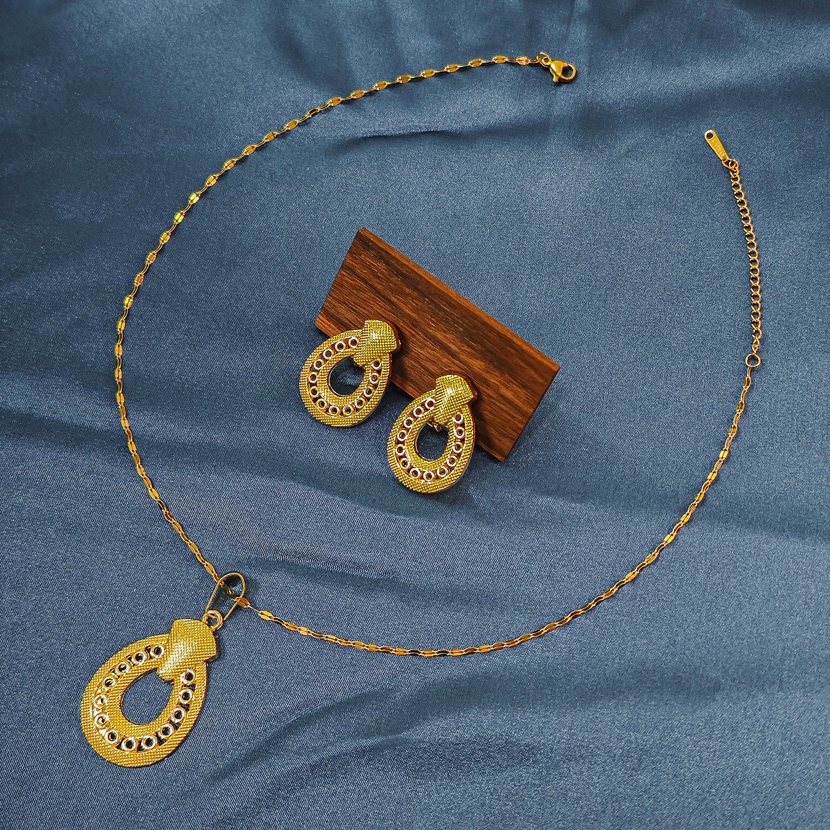 Conjunto de joyería elegante con diseño geométrico clásico de acero inoxidable 304 chapado en oro al por mayor