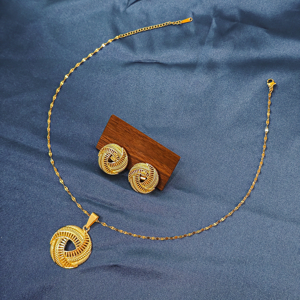 Conjunto de joyería elegante con diseño geométrico clásico de acero inoxidable 304 chapado en oro al por mayor