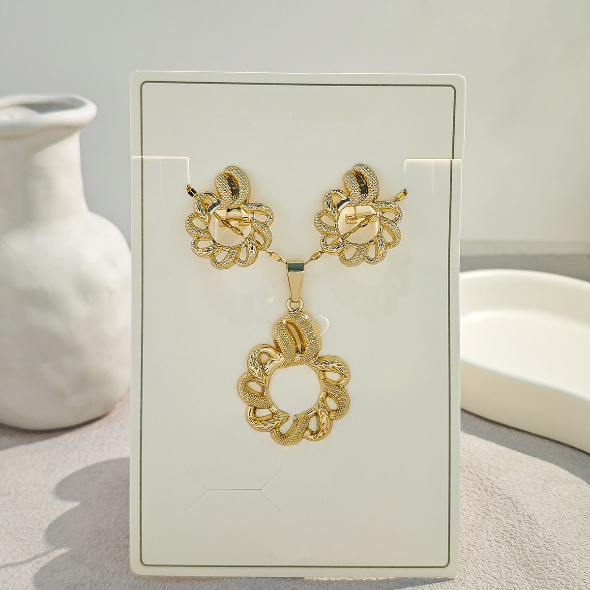 Conjunto de joyería elegante con diseño geométrico clásico de acero inoxidable 304 chapado en oro al por mayor