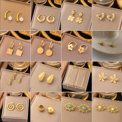 1 par de pendientes colgantes de acero de titanio con baño de concha, con forma de corazón, estilo dulce y sencillo