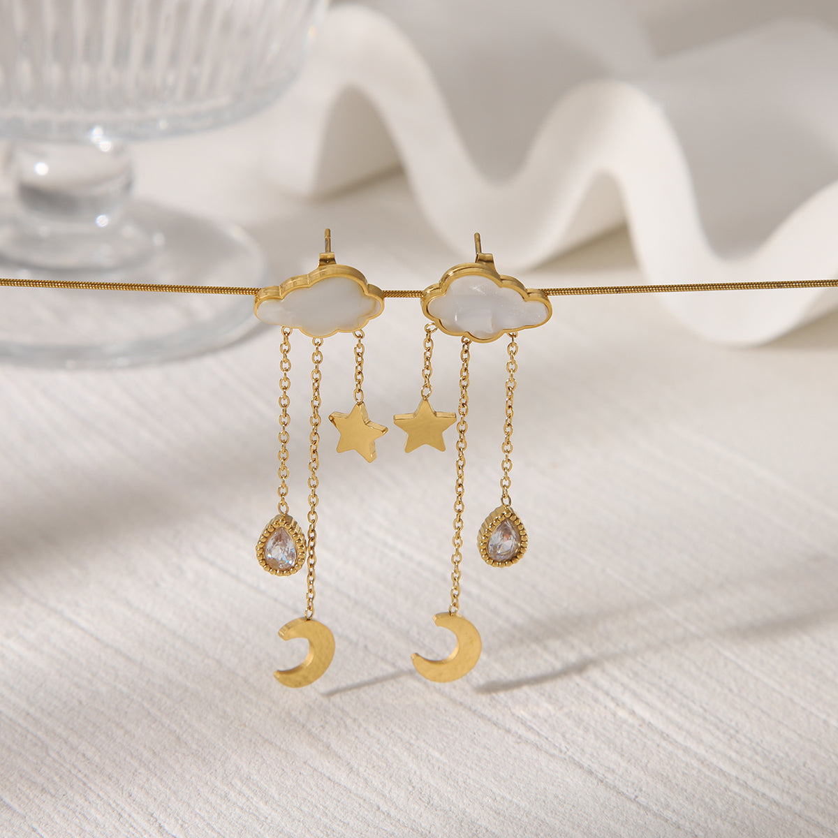 Conjunto de joyería al por mayor de estilo francés, estilo simple, nubes, estrellas y luna, acero inoxidable 304, chapado en oro de 18 quilates.