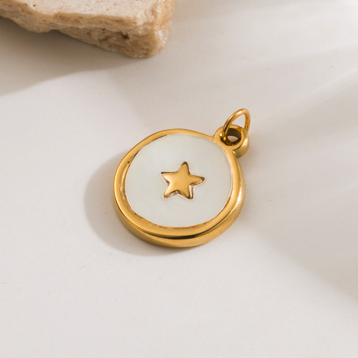 1 pieza de acero inoxidable 304 chapado en oro de 14 quilates con diseño de elefante, sol y estrella pulidos, accesorios de joyería, colgante