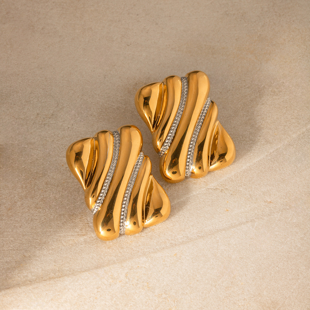 1 par de pendientes de acero inoxidable 304 con diseño geométrico clásico, elegante y sencillo, con baño de colores mixtos.