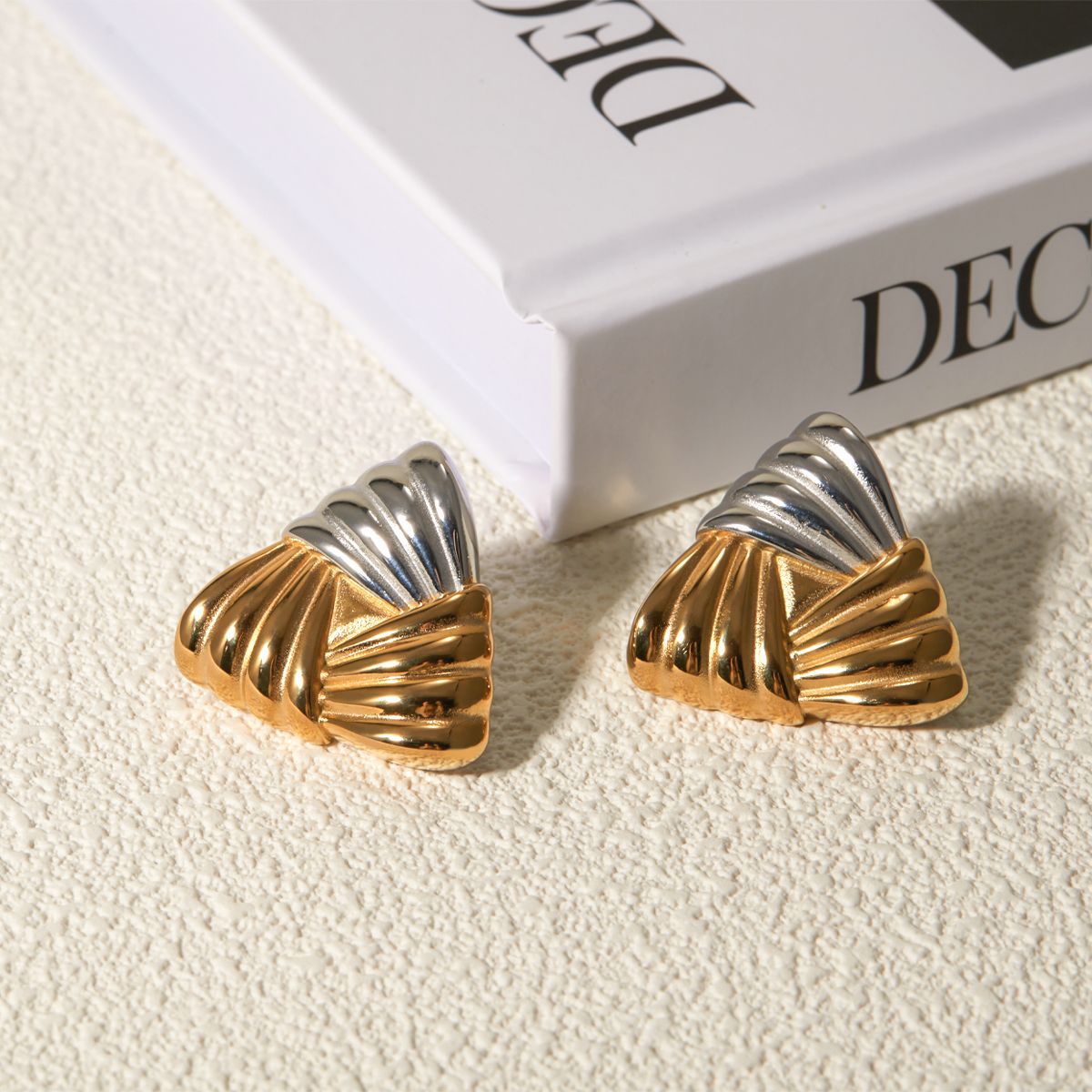 1 par de pendientes de acero inoxidable 304 con diseño geométrico clásico, elegante y sencillo, con baño de colores mixtos.