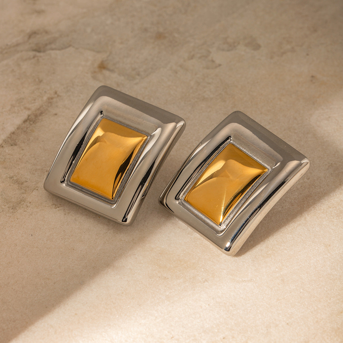 1 par de pendientes de acero inoxidable 304 con diseño geométrico clásico, elegante y sencillo, con baño de colores mixtos.