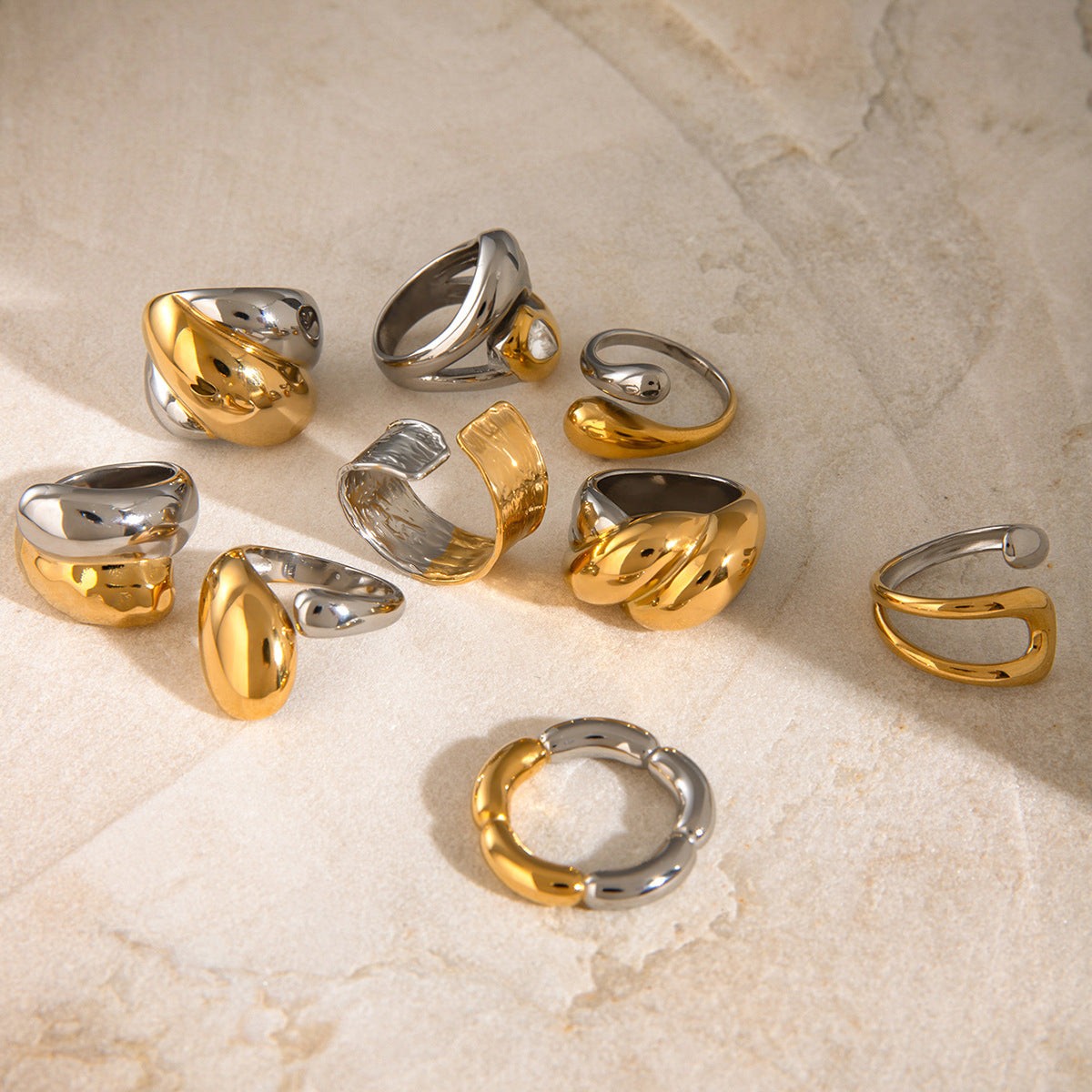 Anillos abiertos chapados en acero inoxidable 304 con diseño geométrico clásico, estilo glamuroso y sencillo.